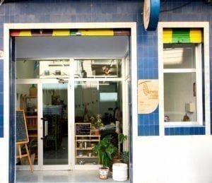 Entrada a Terreta Neta tienda zero waste en Valencia - zero waste shop in Valencia